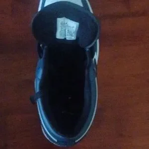 Jordan | Shoes | Jordan Air Excellent Condition Size 9 2  display picture 2